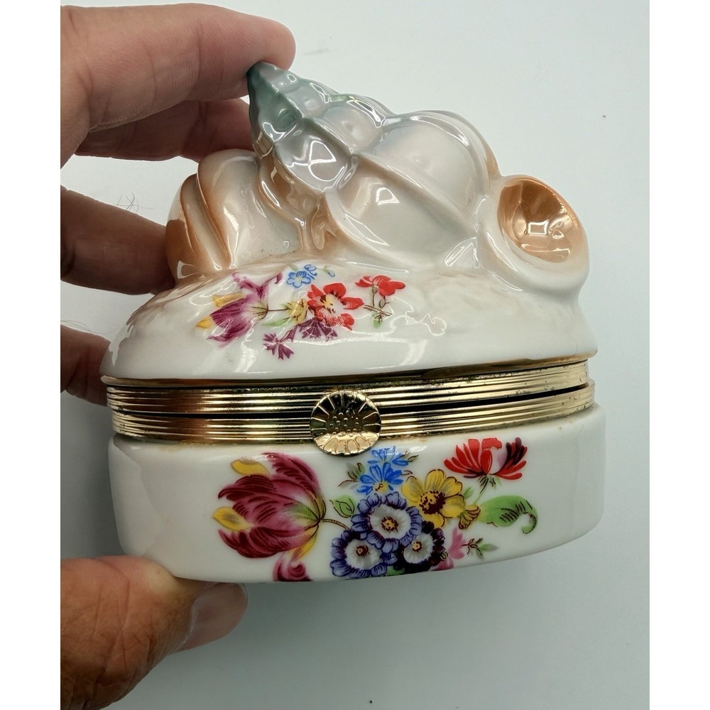 Andrea by Sadek Porcelain Trinket Box Seashell Lid Floral Gold Trim Japan